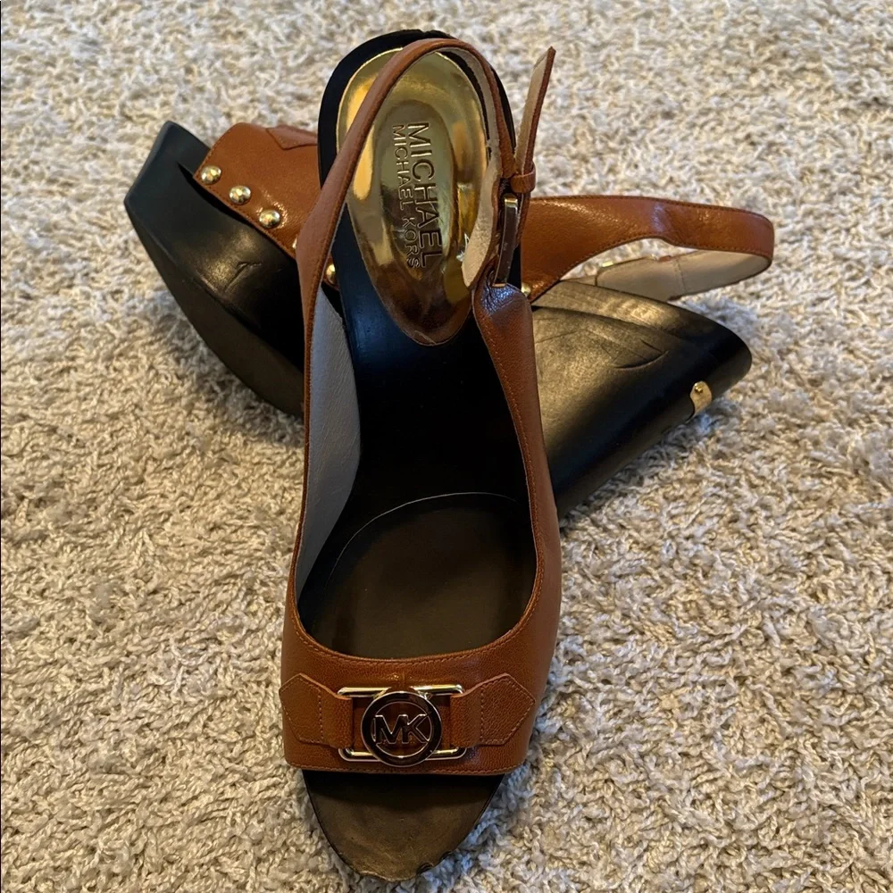 Michael Kors Tan and Black Wedge Sandals - Picture 5 of 8